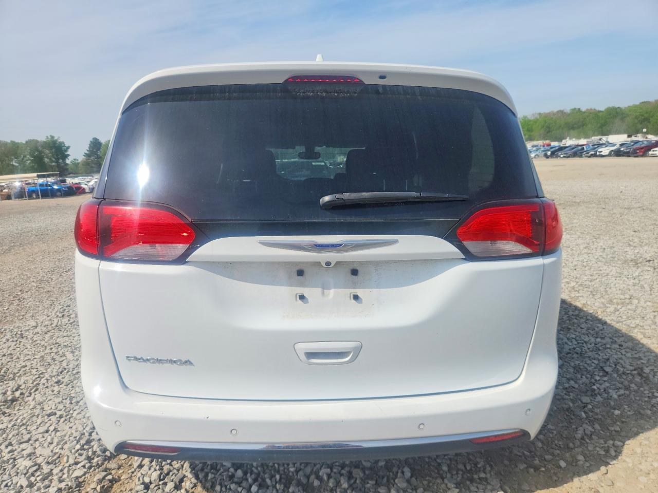 CHRYSLER PACIFICA 2019 — 7