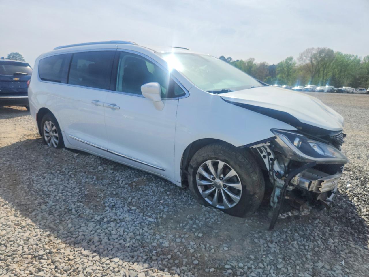 CHRYSLER PACIFICA 2019 — 5