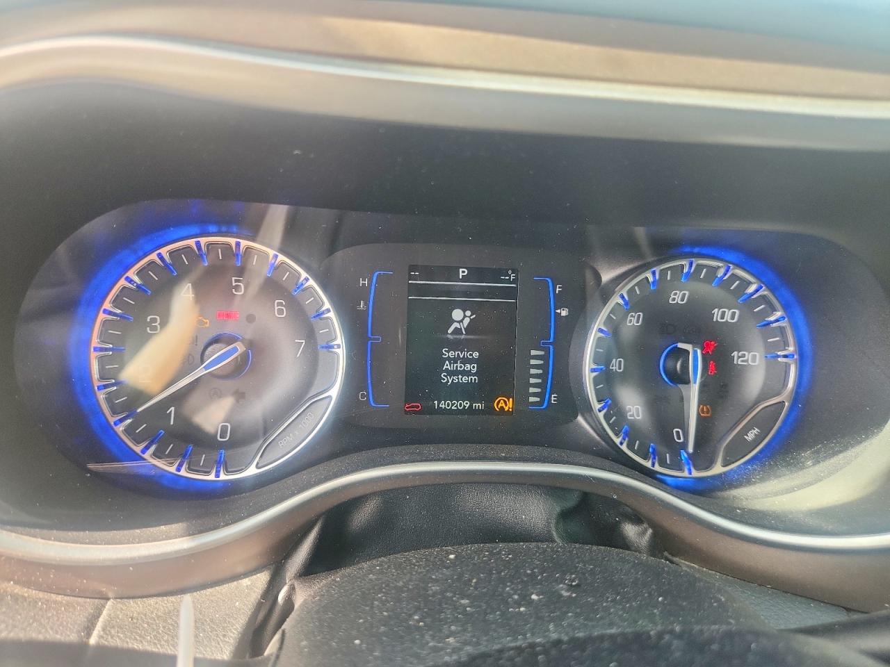 CHRYSLER PACIFICA 2019 — 10