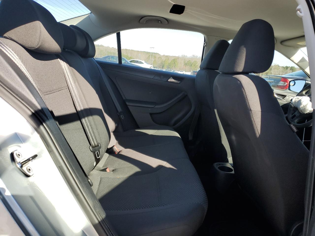 VOLKSWAGEN JETTA 2013 — 11