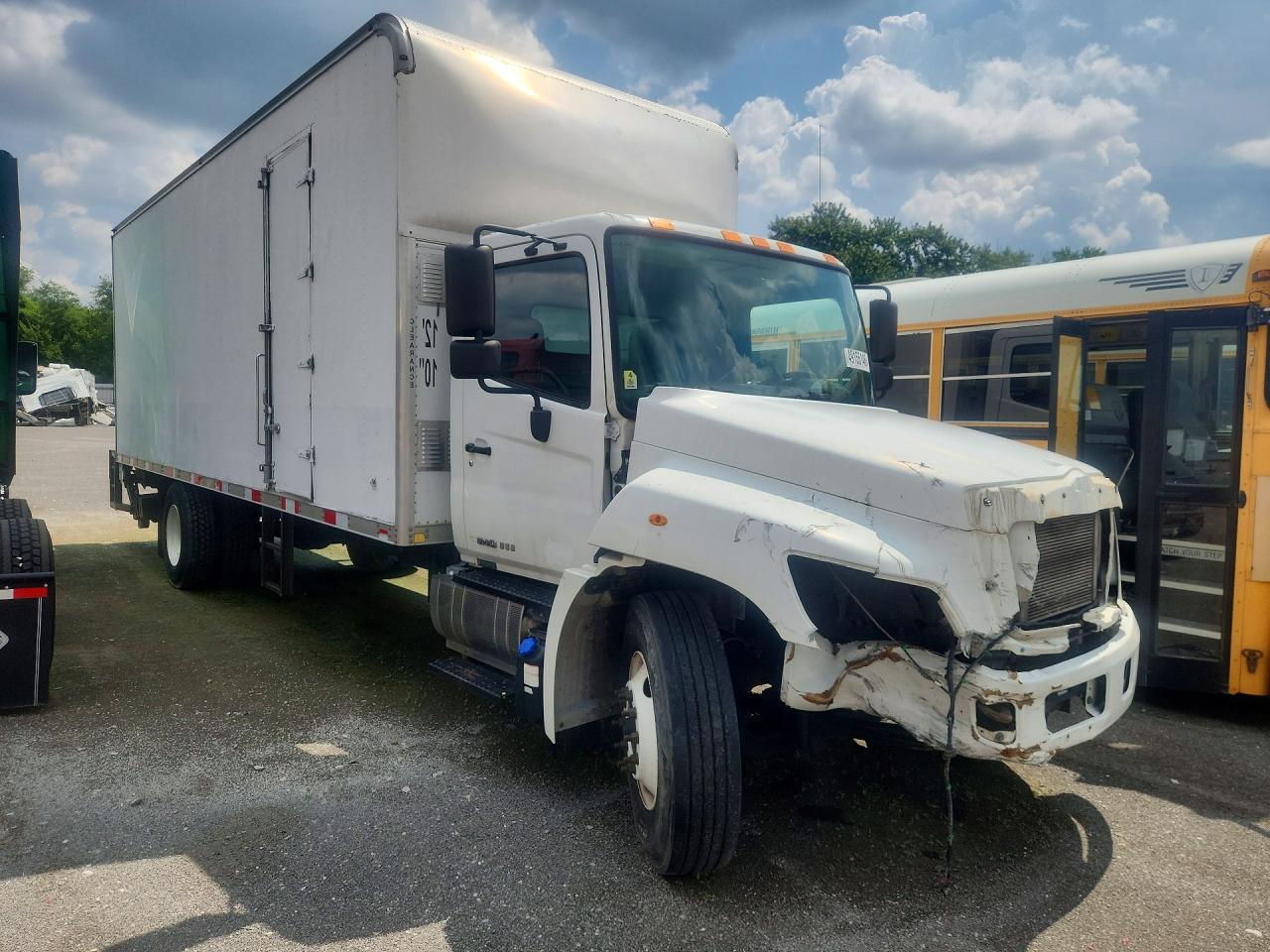 HINO 258/268 2017 — 5