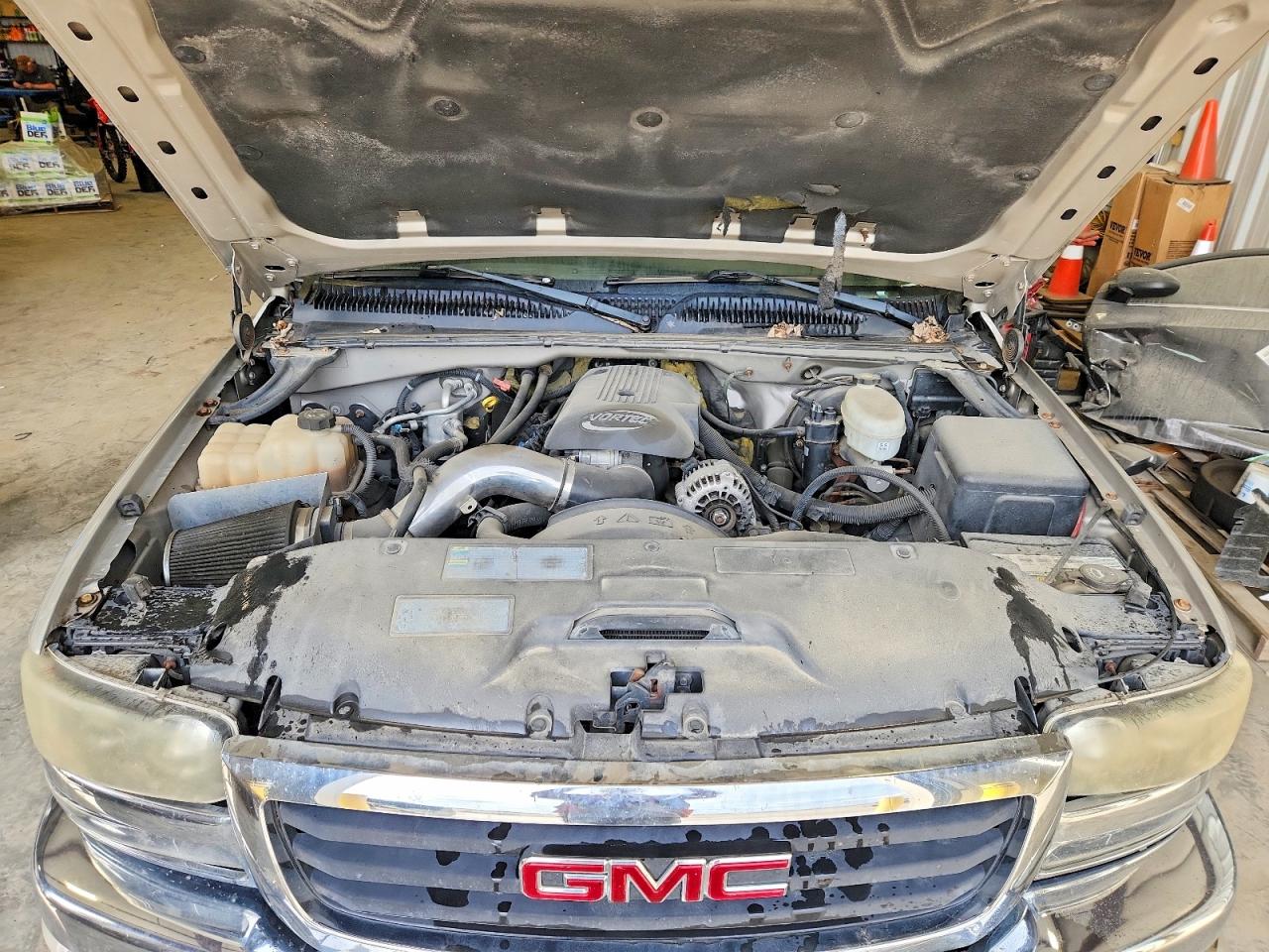 GMC NEW SIERRA 2004 — 13
