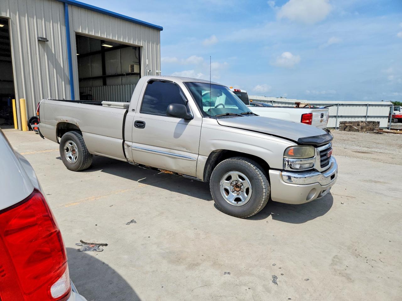 GMC NEW SIERRA 2004 — 5