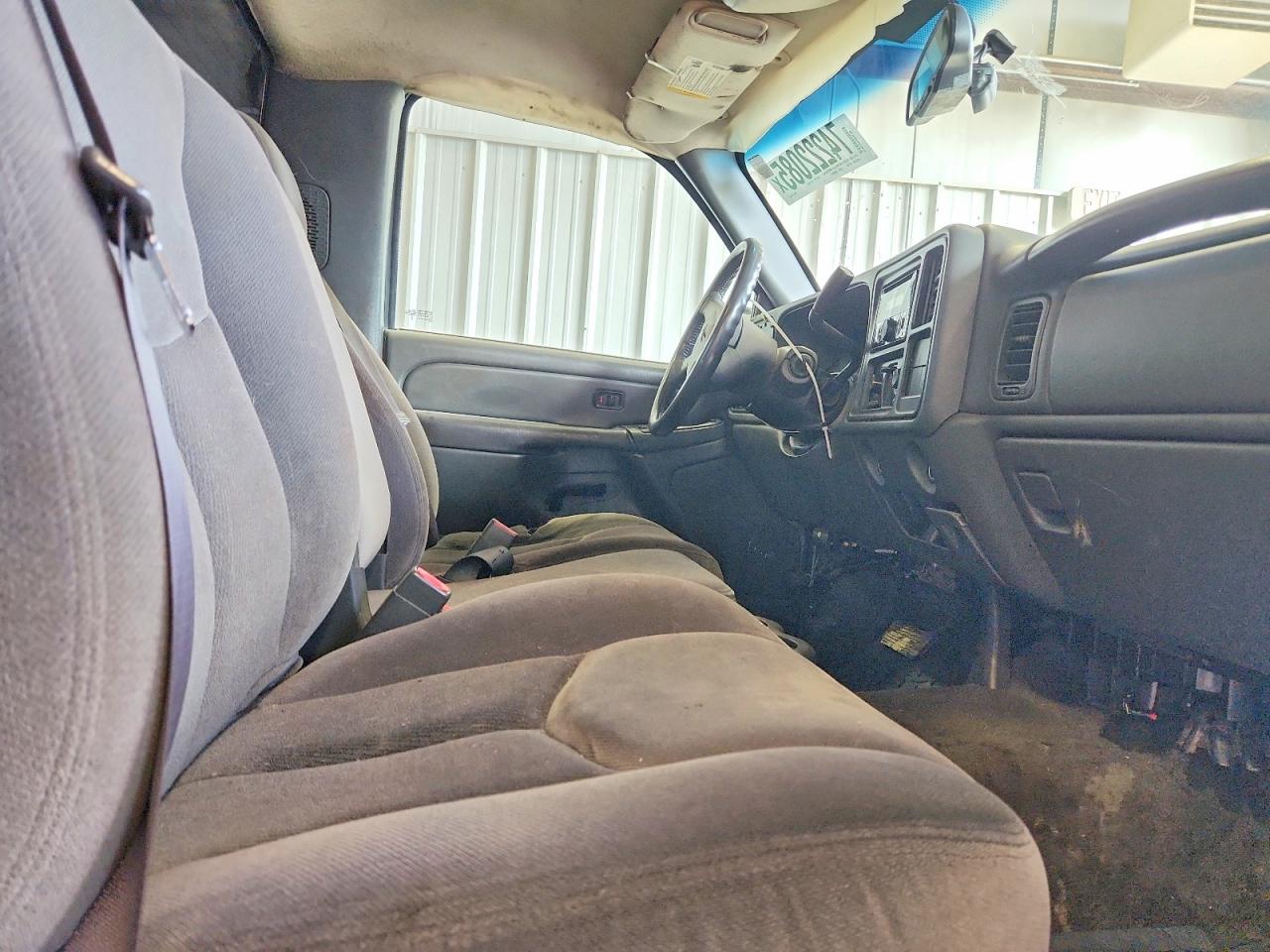 GMC NEW SIERRA 2004 — 12