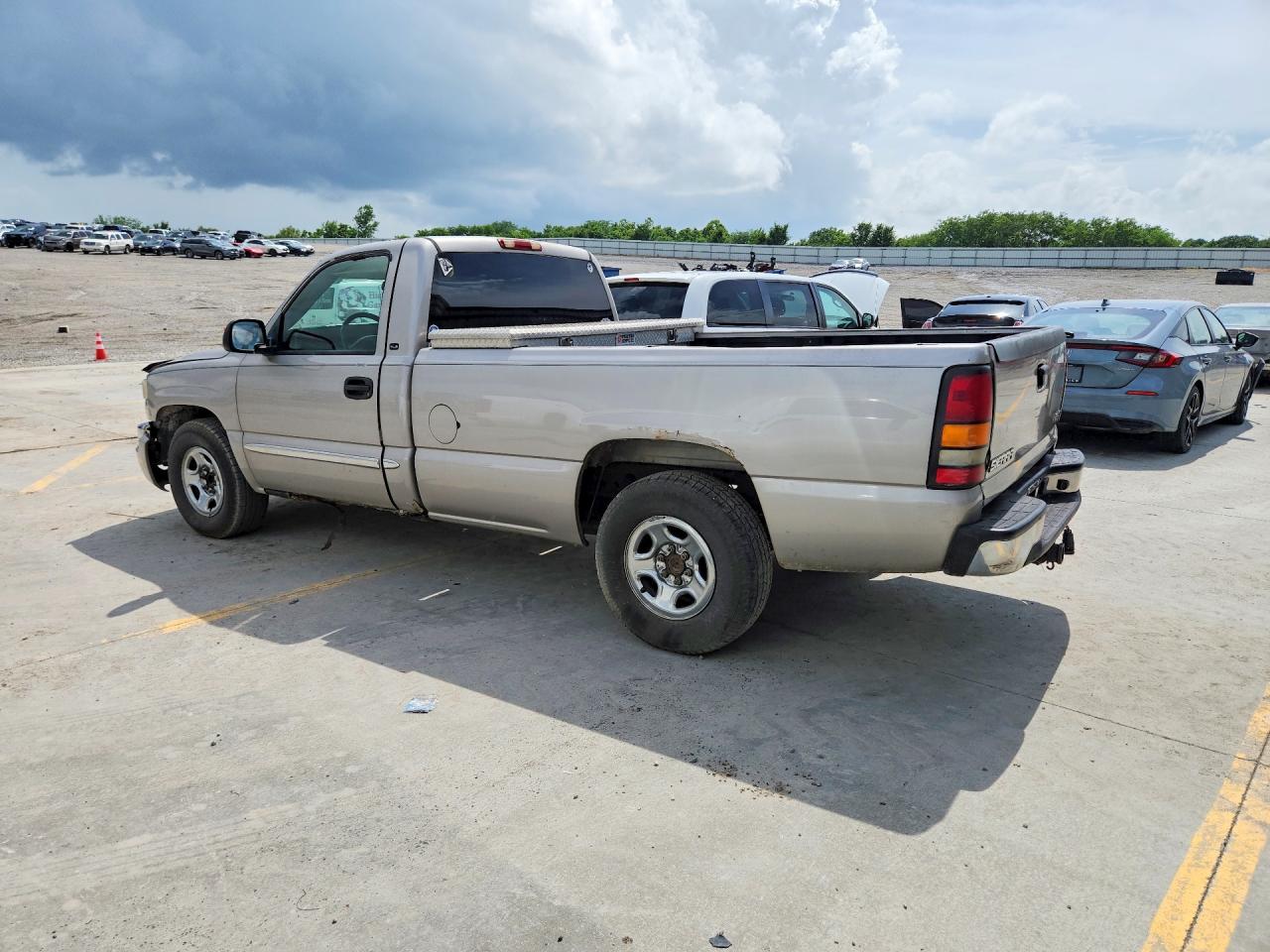 GMC NEW SIERRA 2004 — 3