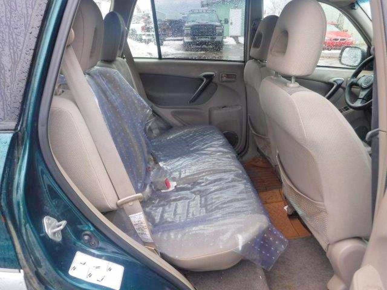 TOYOTA RAV4 2002 — 11