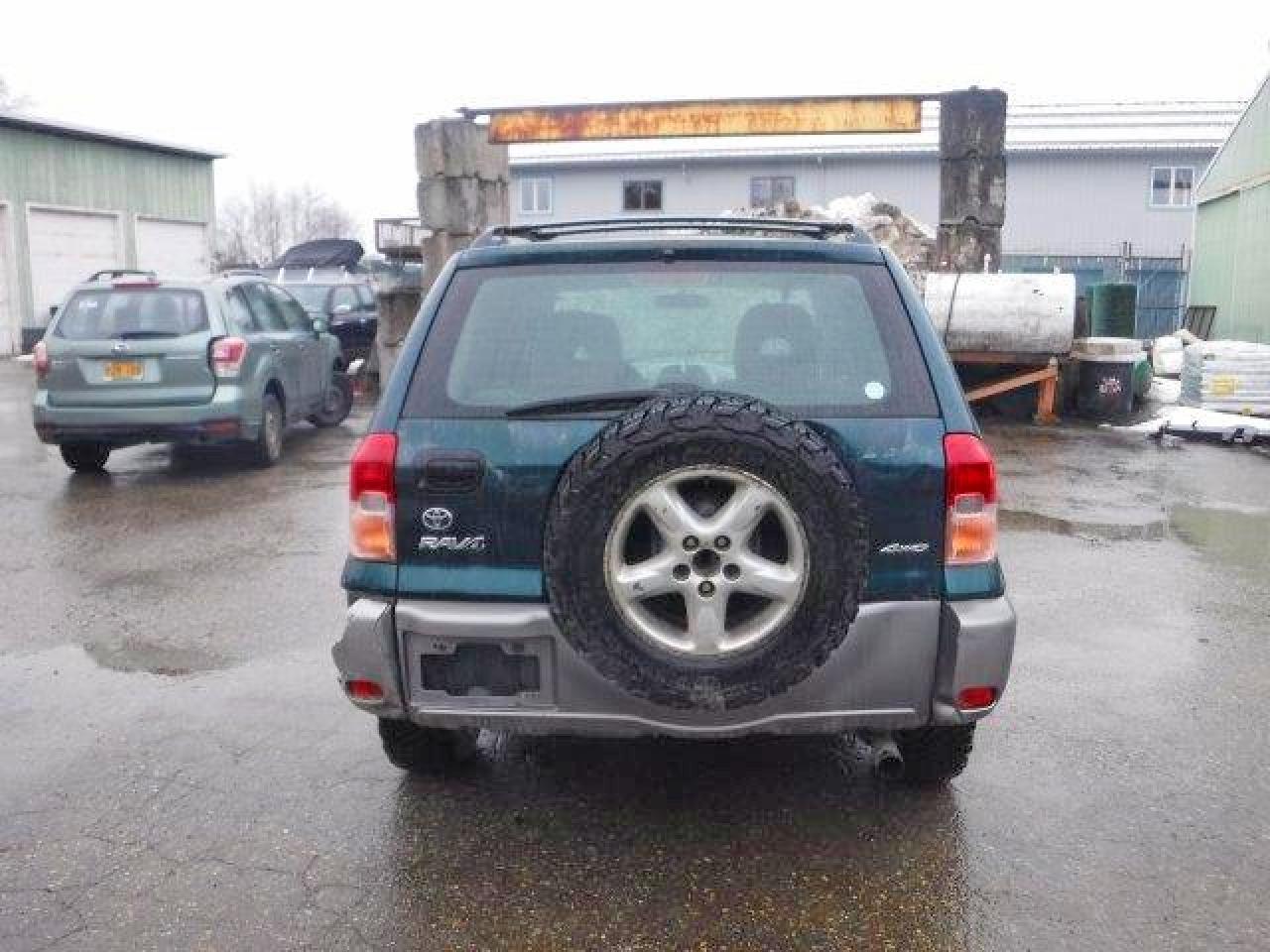 TOYOTA RAV4 2002 — 7