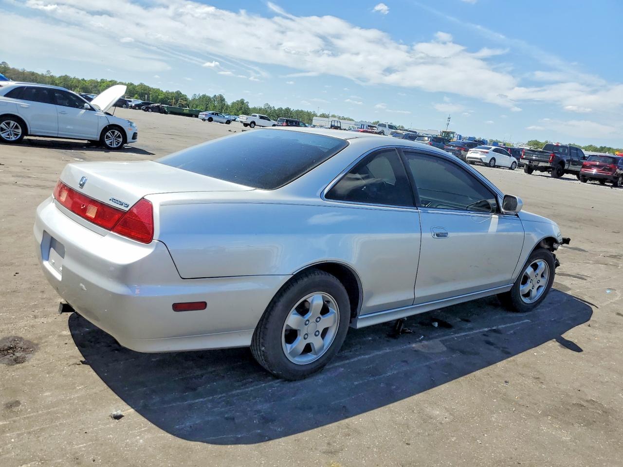HONDA ACCORD 2002 — 4