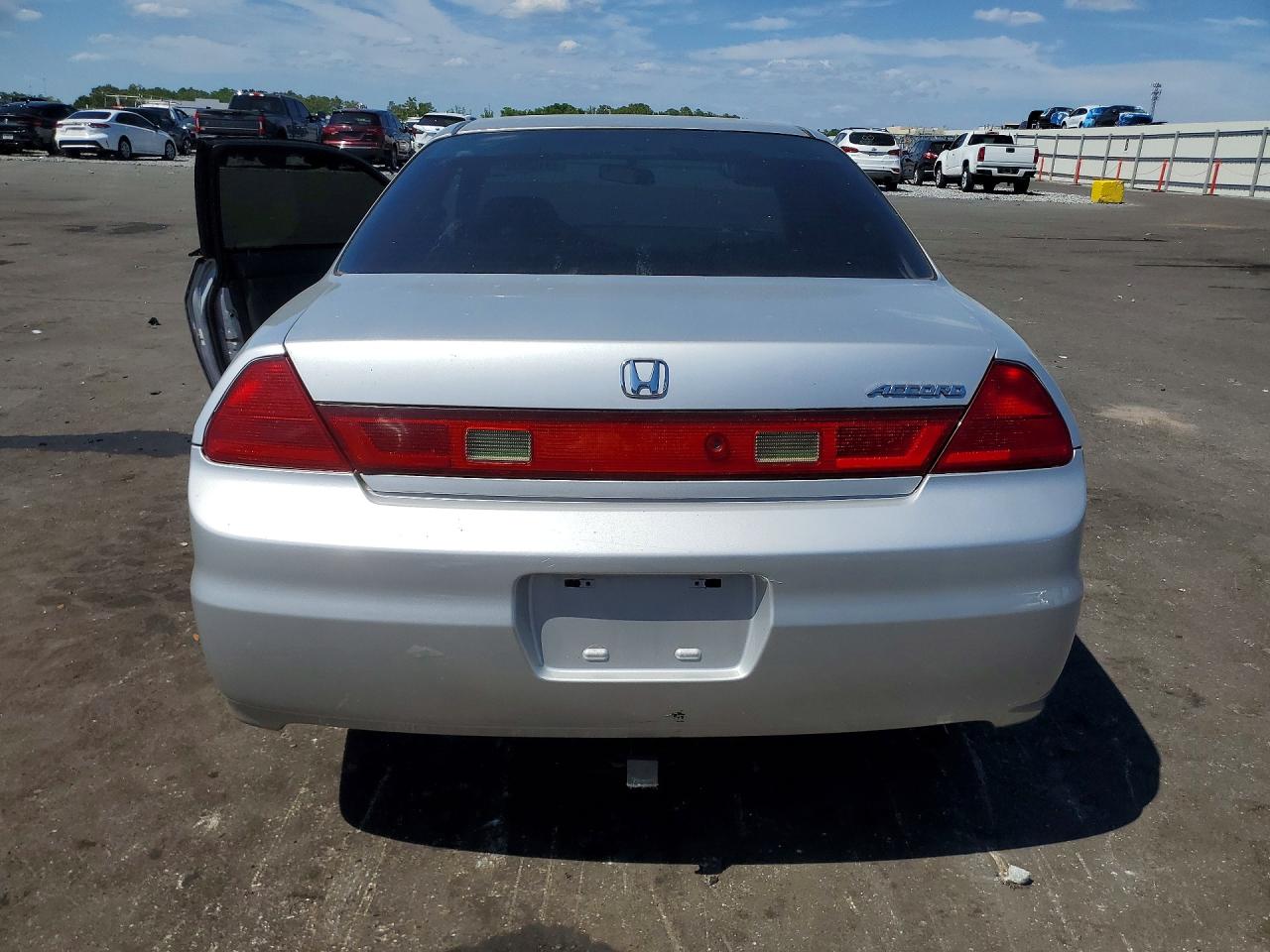 HONDA ACCORD 2002 — 7