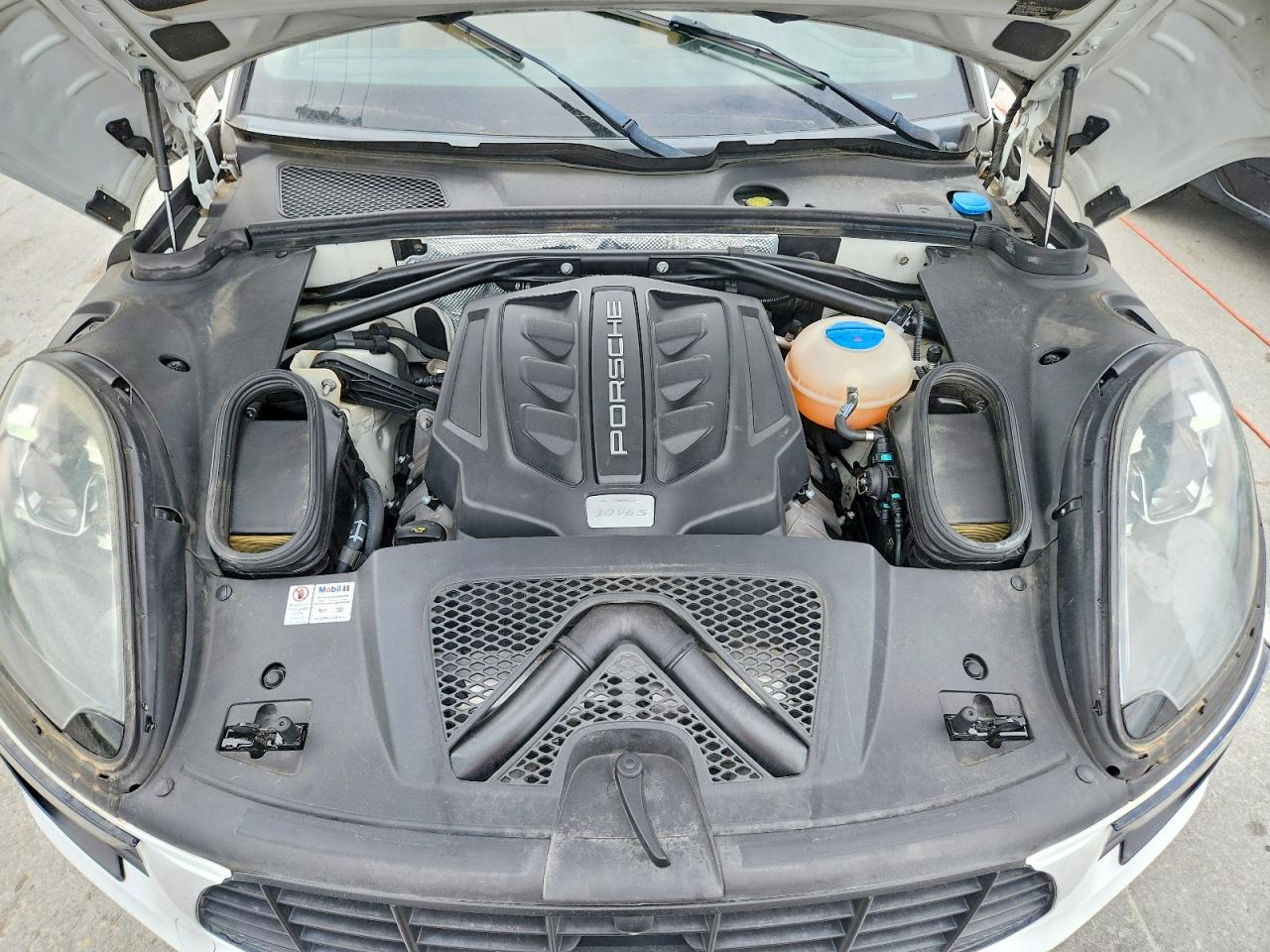 PORSCHE MACAN 2017 — 13