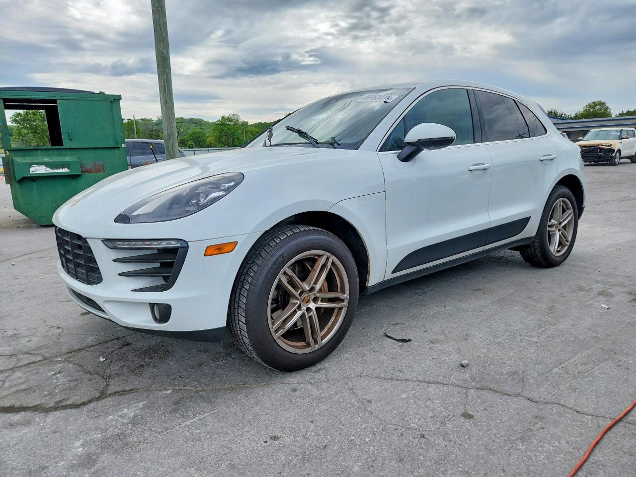 PORSCHE MACAN 2017 — 2
