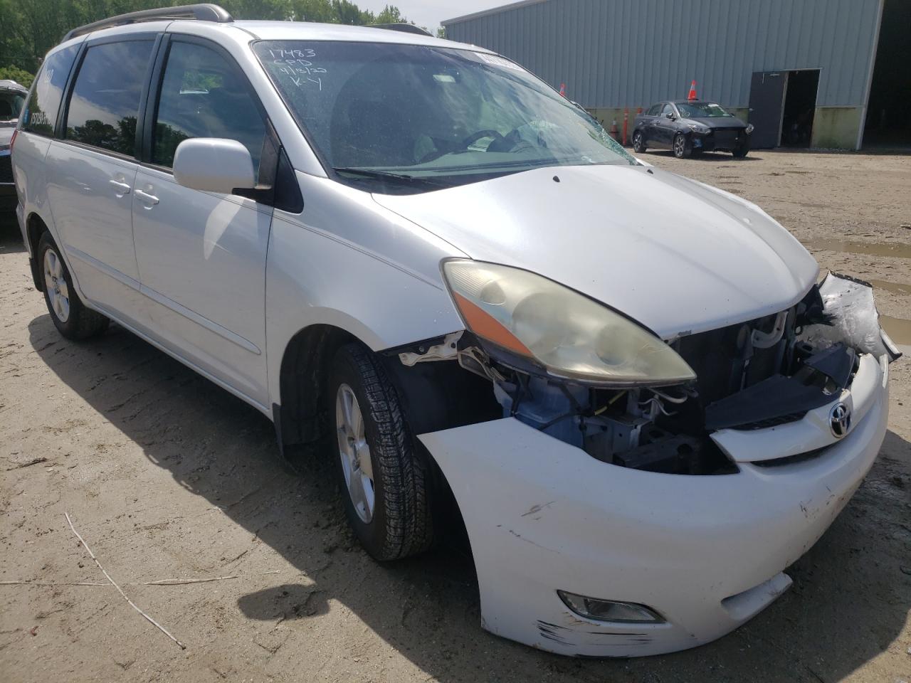 2006 TOYOTA SIENNA XLE