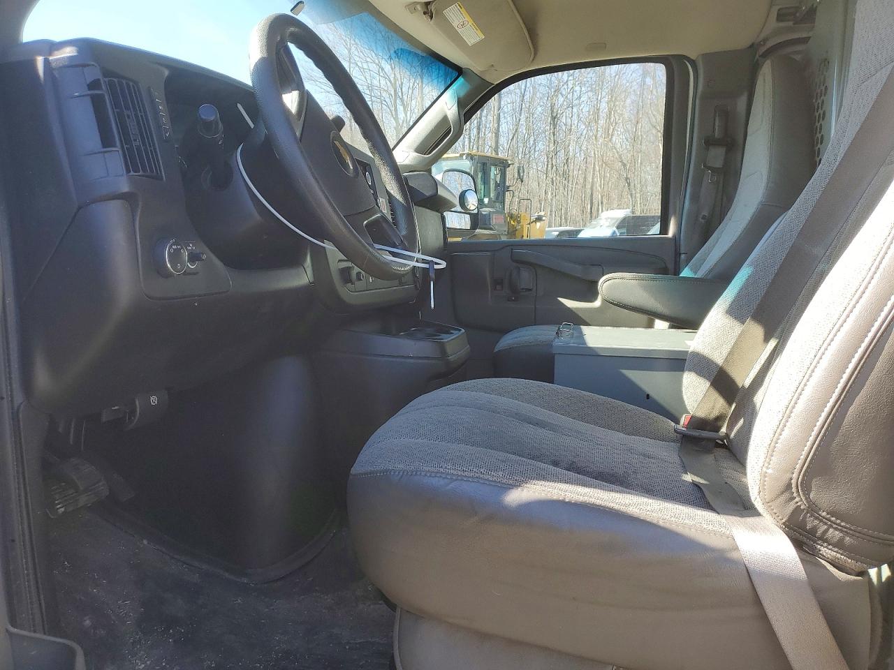 CHEVROLET EXPRESS G2500 2016 — 8