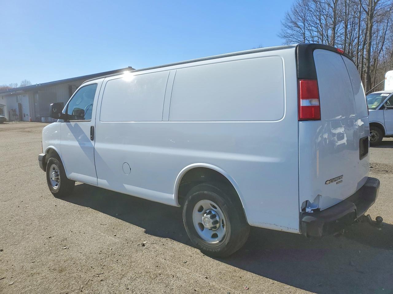 CHEVROLET EXPRESS G2500 2016 — 3