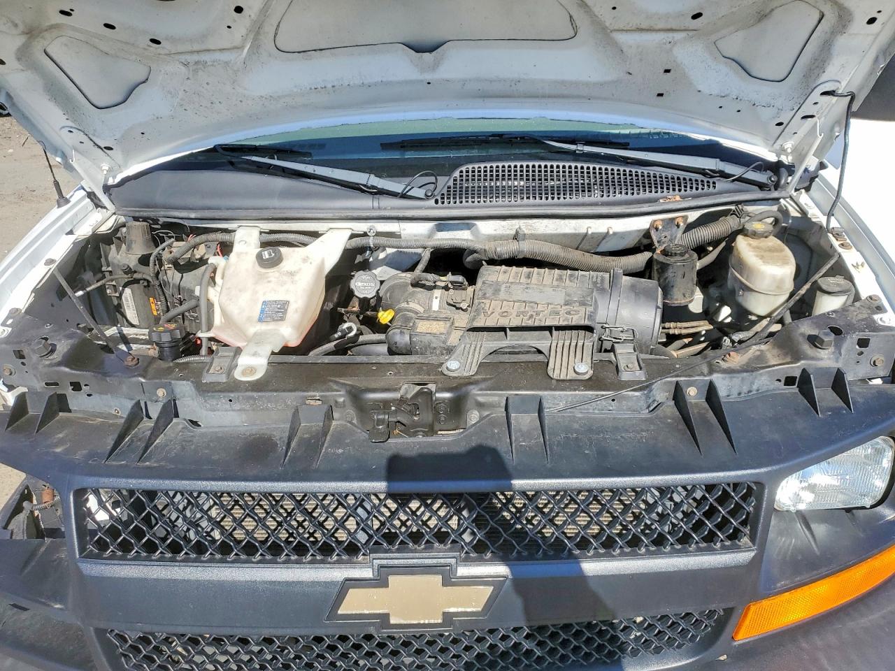 CHEVROLET EXPRESS G2500 2016 — 13