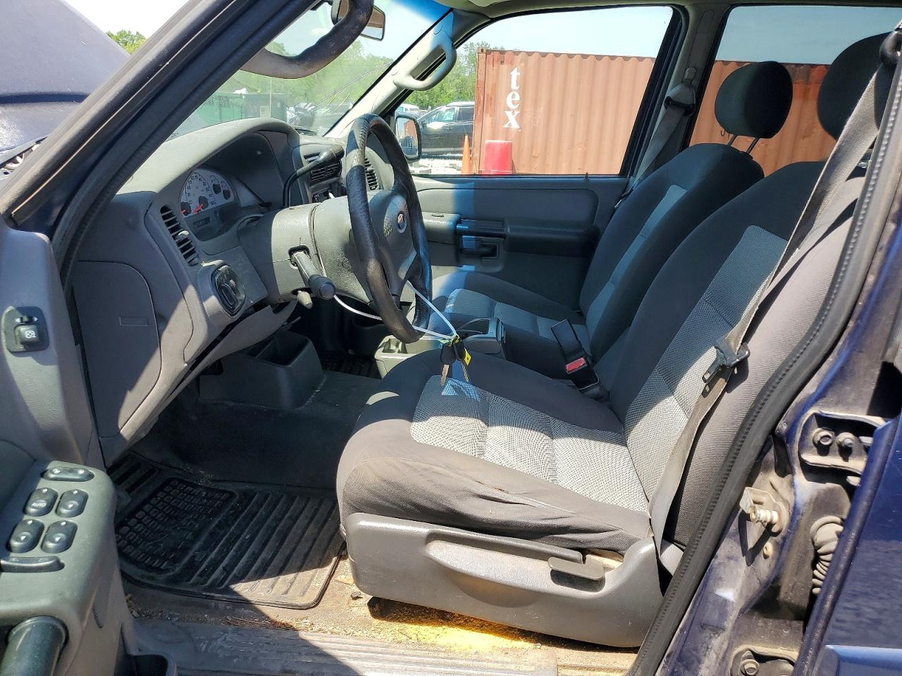FORD EXPLORER SPORT TRAC 2005 — 8