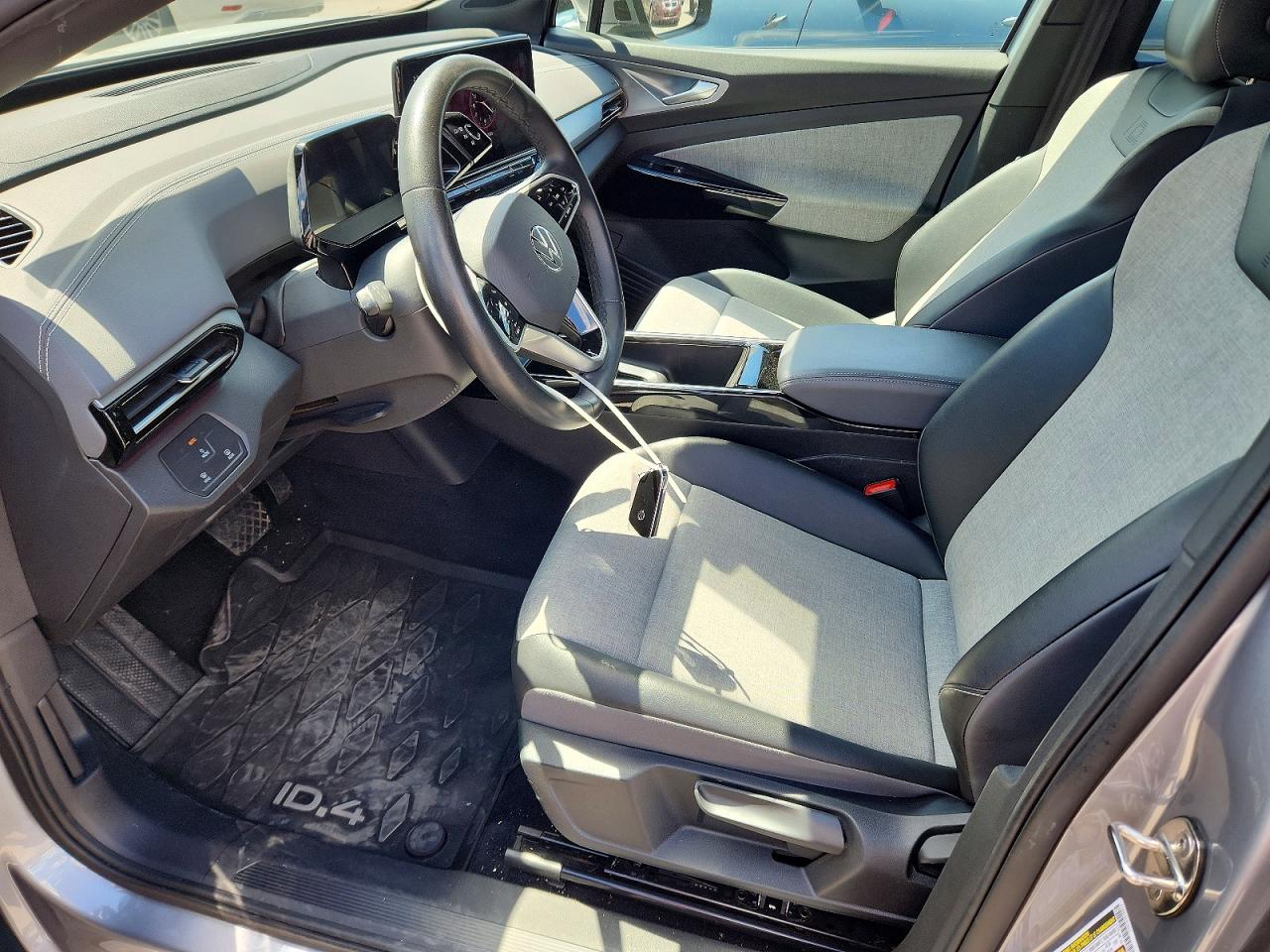 VOLKSWAGEN ID.4 2023 — 8