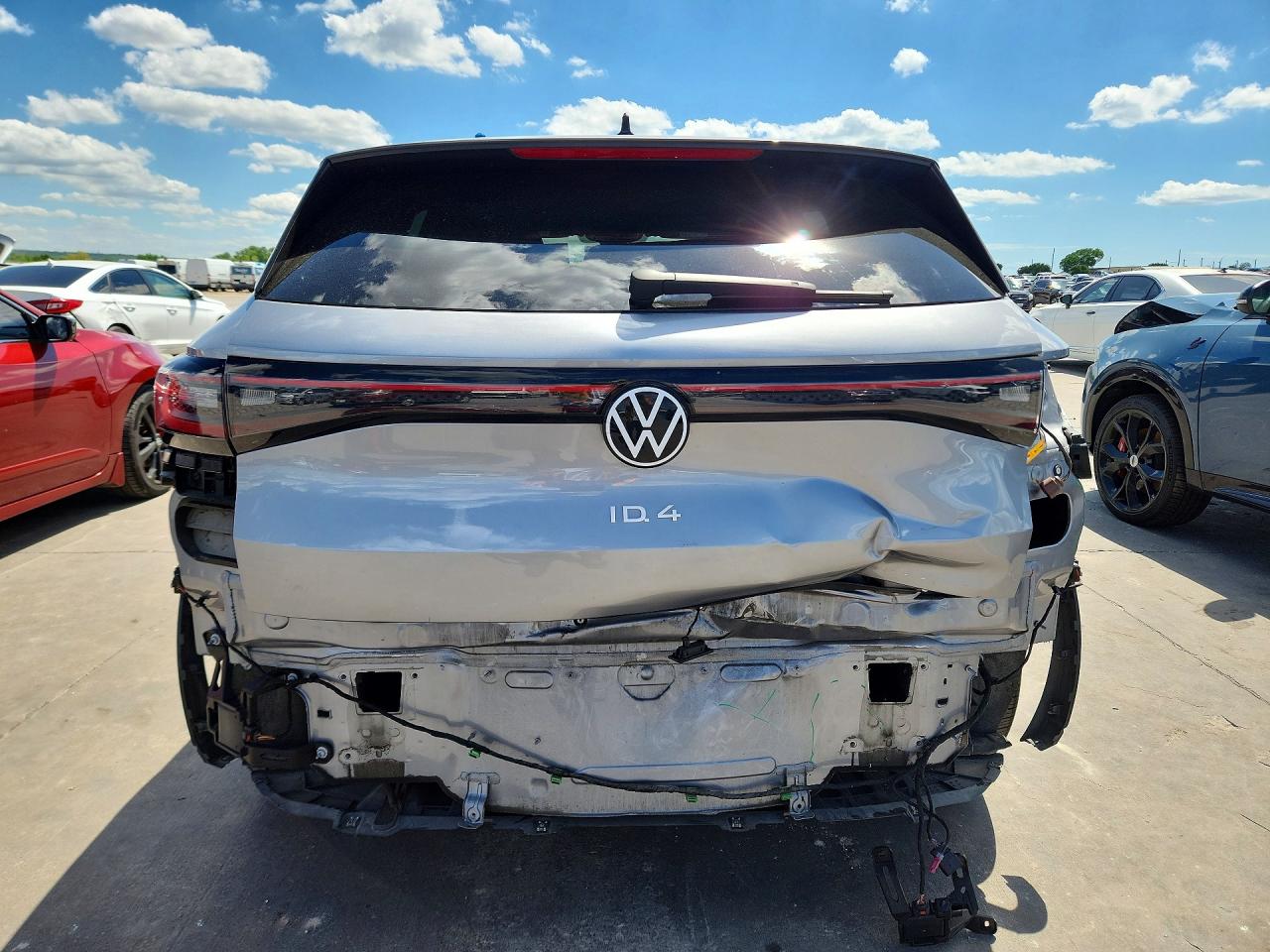 VOLKSWAGEN ID.4 2023 — 7