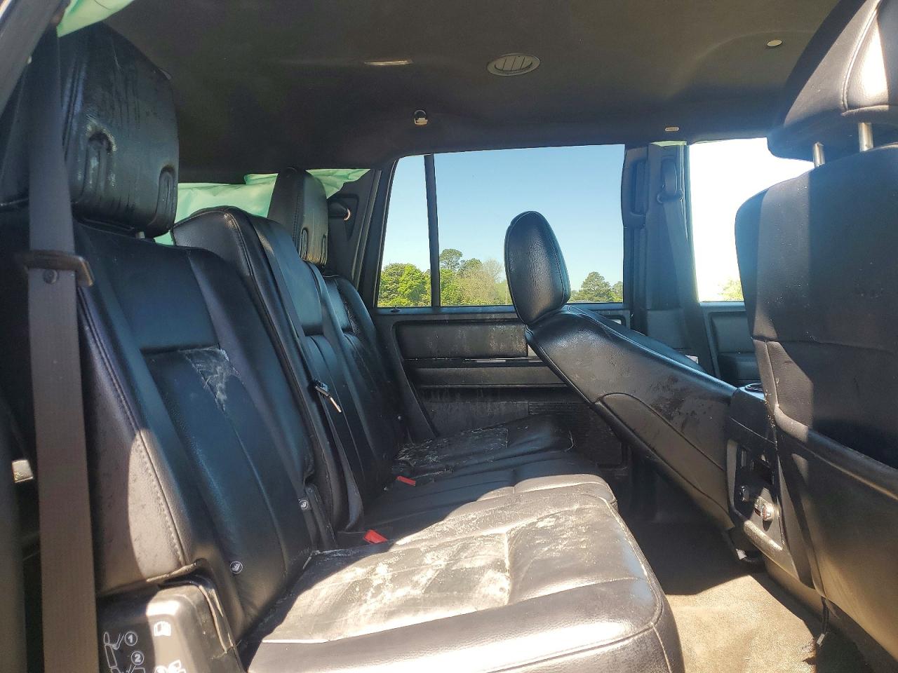 FORD EXPEDITION 2017 — 12