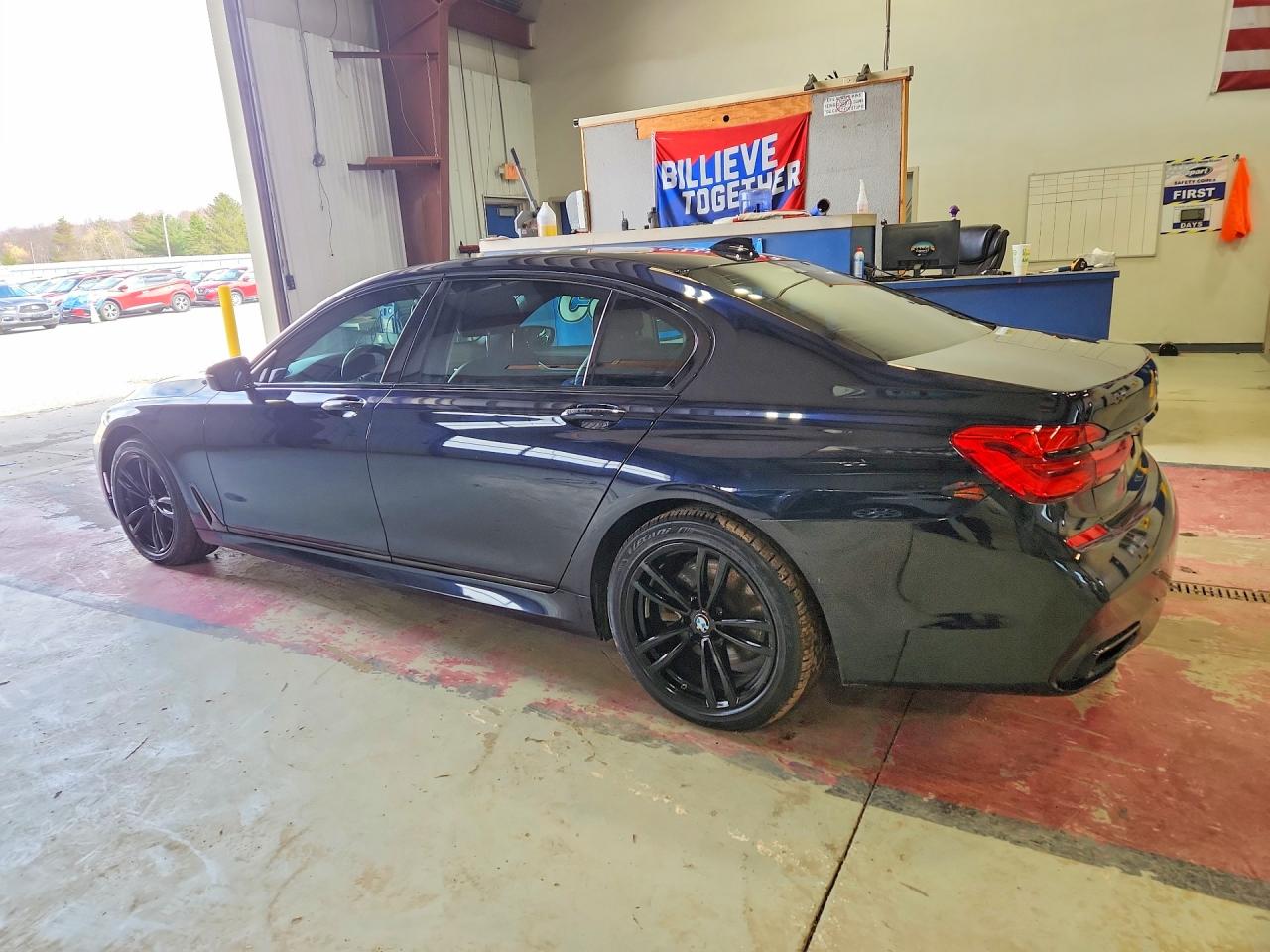 BMW 750 2017 — 3