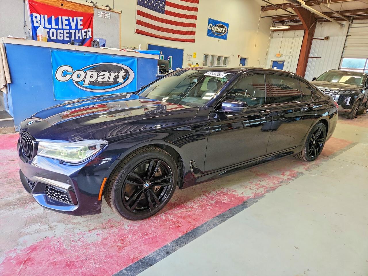 BMW 750 2017 — 2