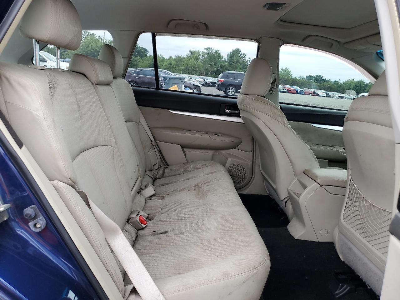 SUBARU OUTBACK 2011 — 11