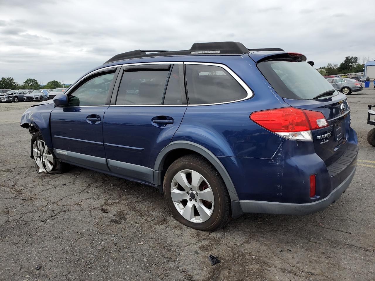 SUBARU OUTBACK 2011 — 3