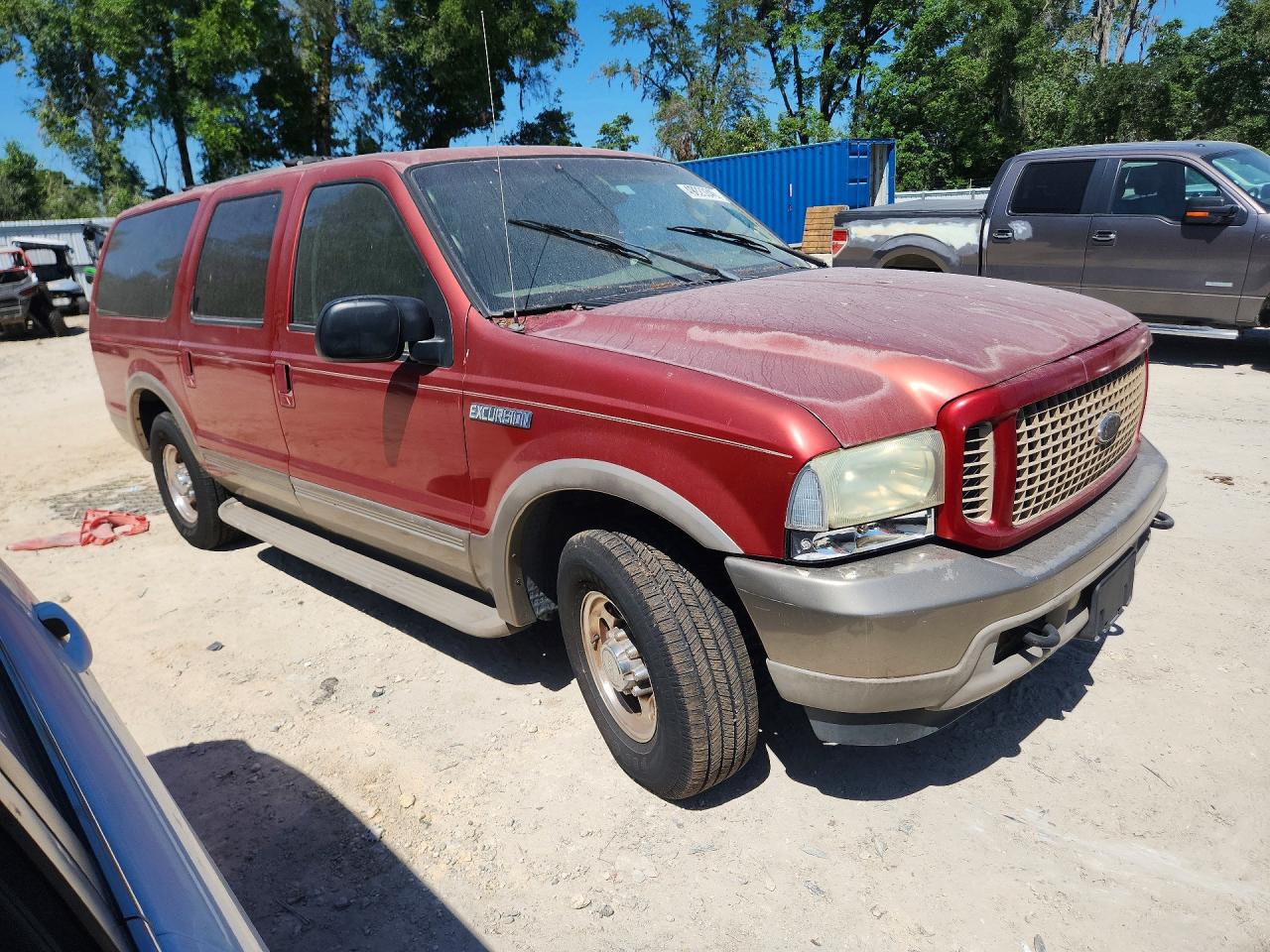 FORD EXCURSION 2004 — 5