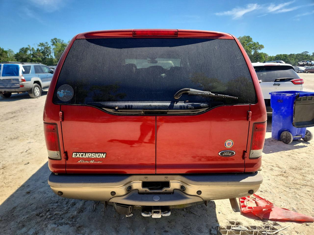 FORD EXCURSION 2004 — 7