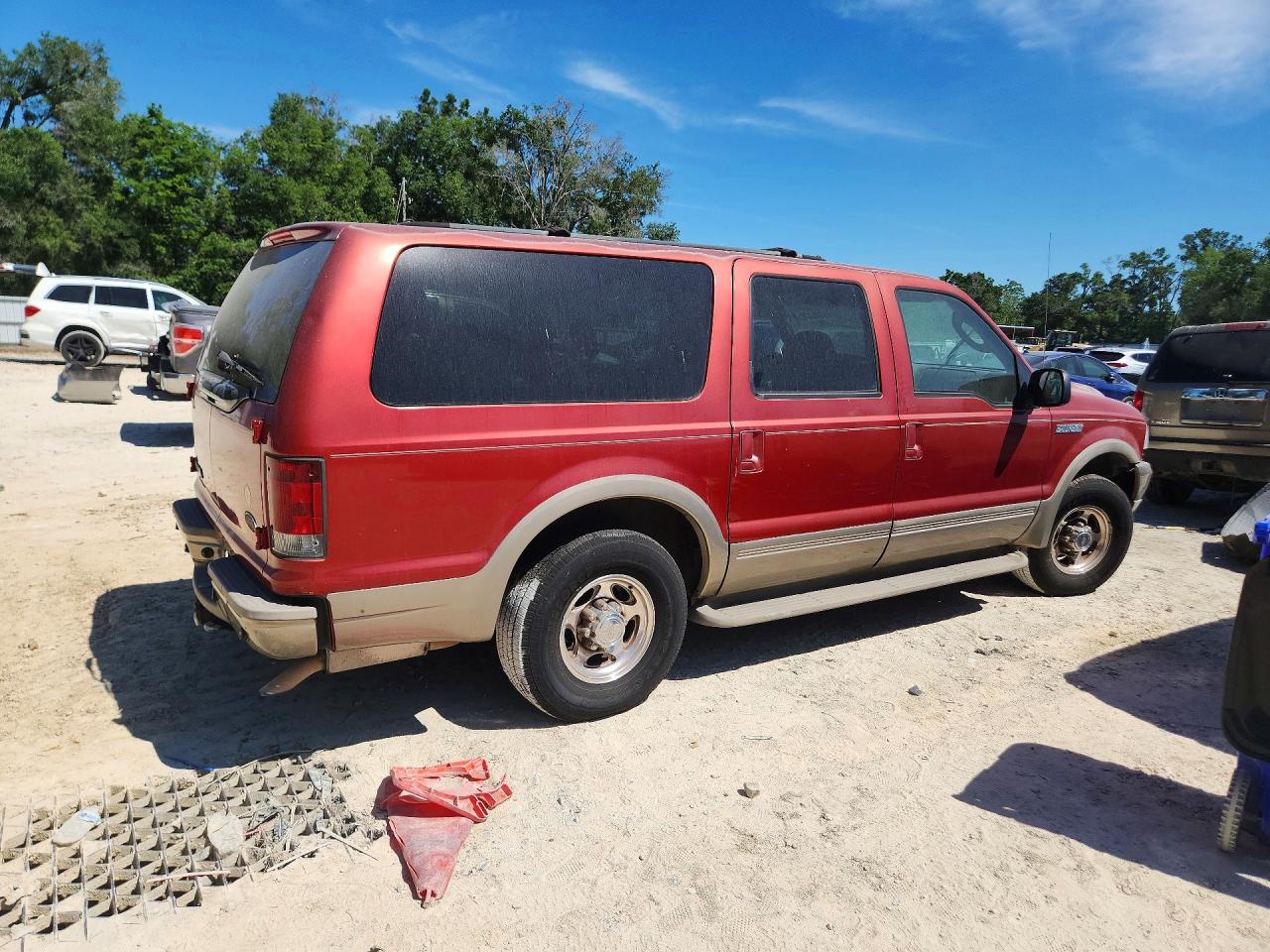 FORD EXCURSION 2004 — 4