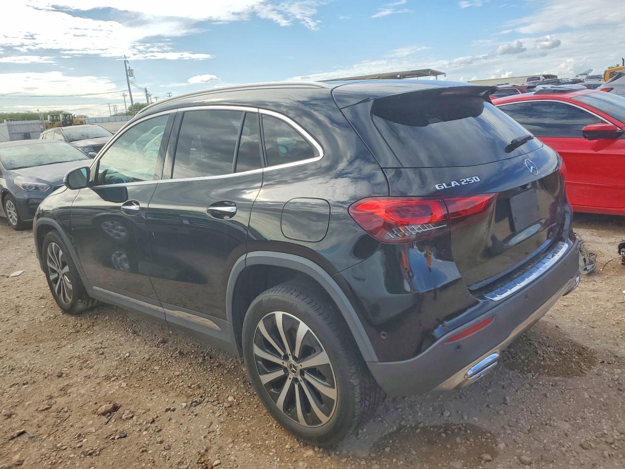 MERCEDES-BENZ GLA 2021 — 3