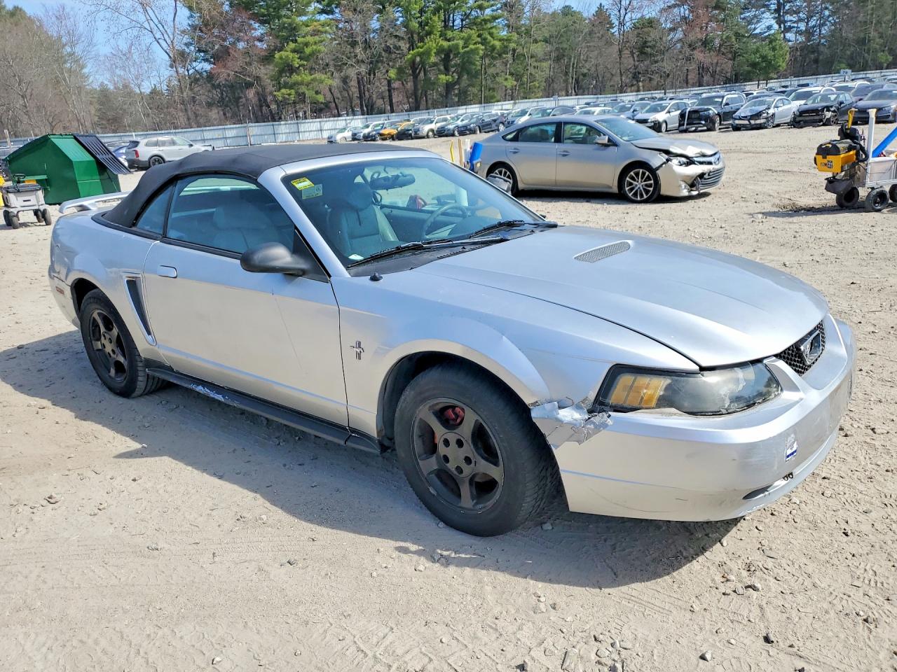 FORD MUSTANG 2002 — 5