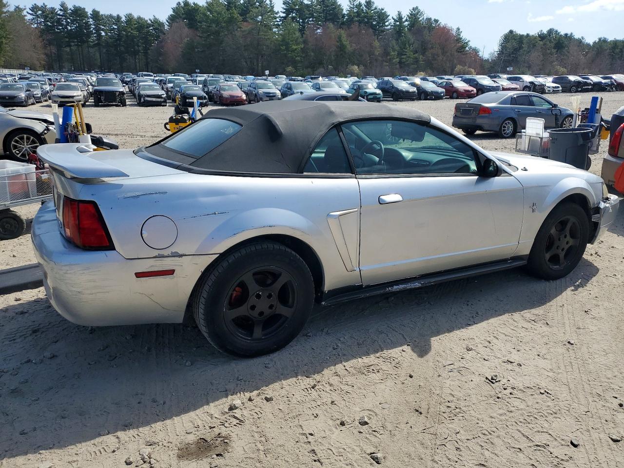 FORD MUSTANG 2002 — 4