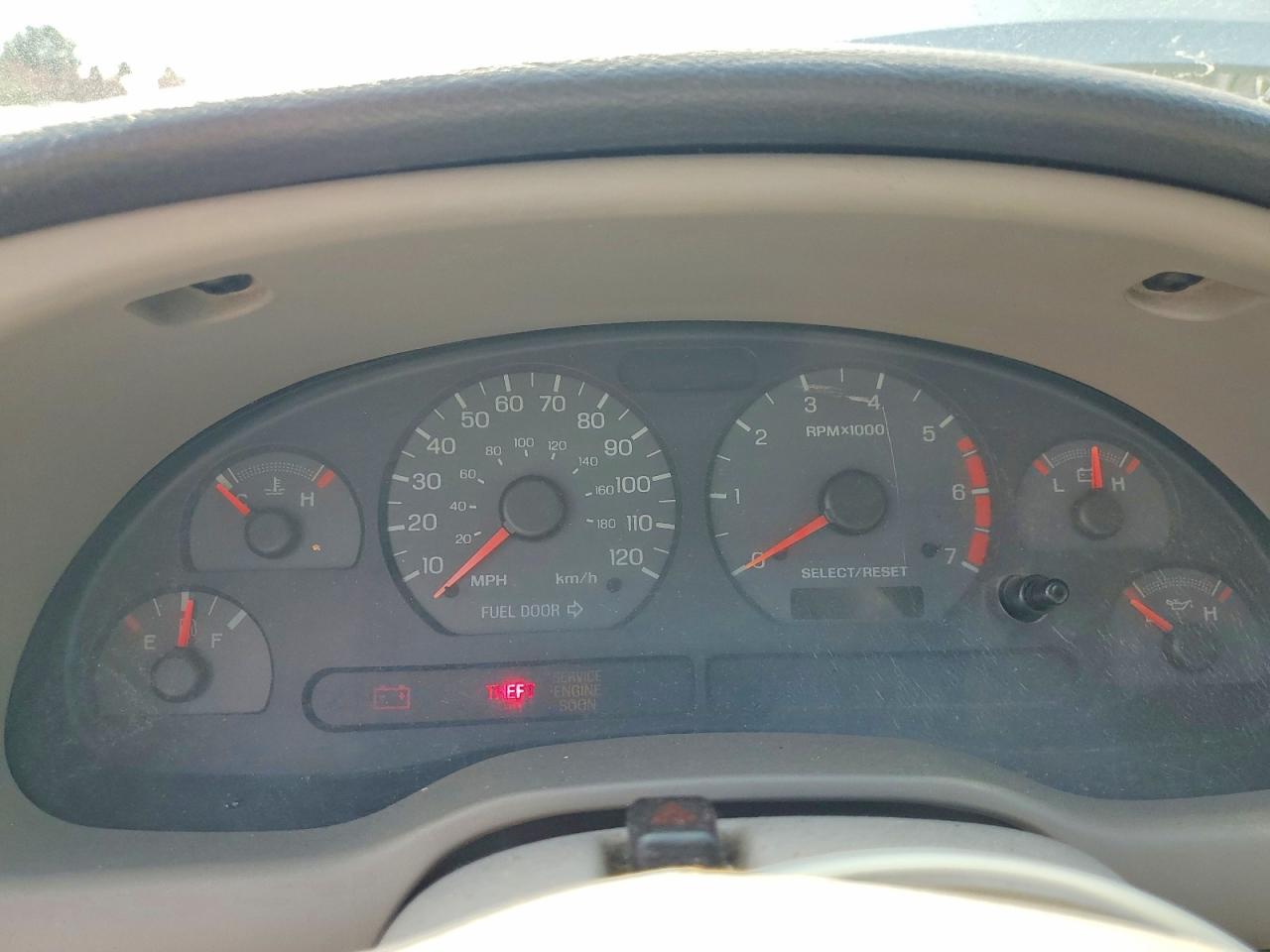 FORD MUSTANG 2002 — 10