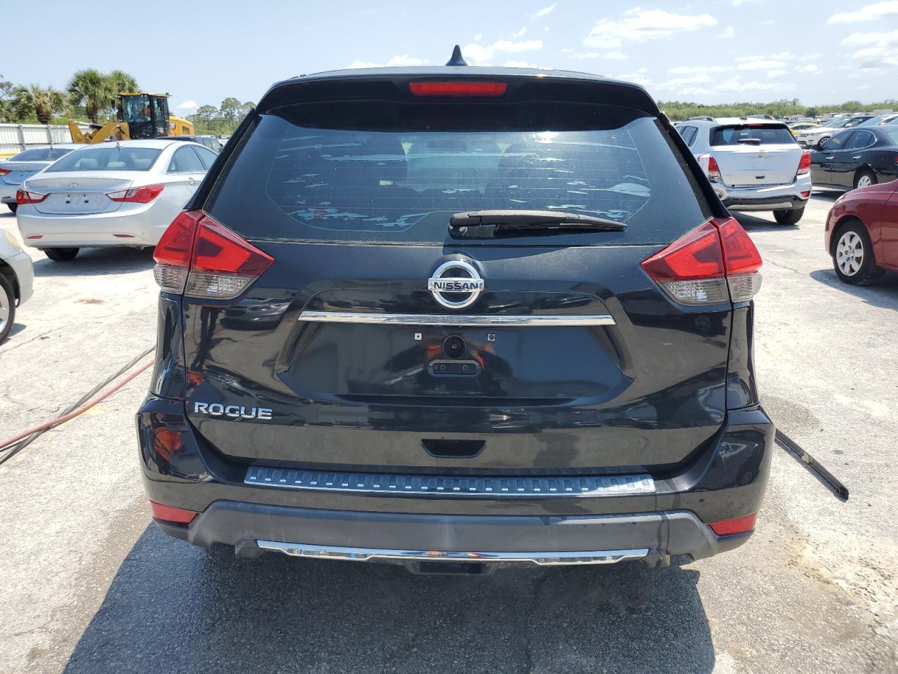 NISSAN ROGUE 2017 — 7