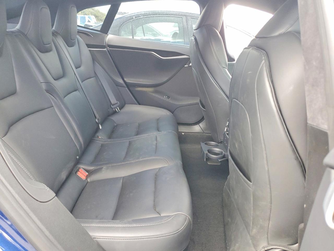 TESLA MODEL S 2020 — 11
