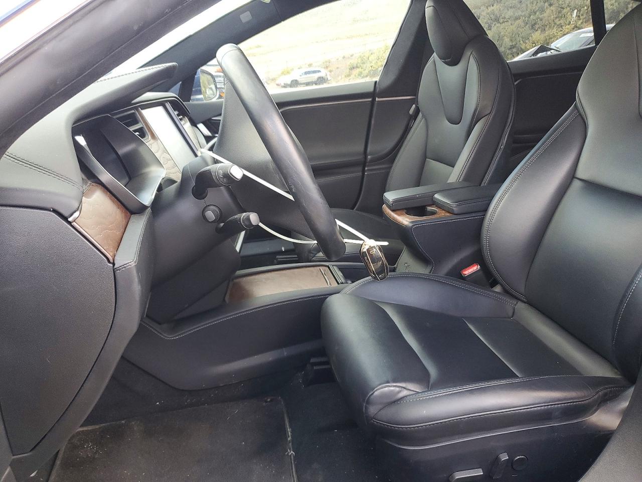 TESLA MODEL S 2020 — 8