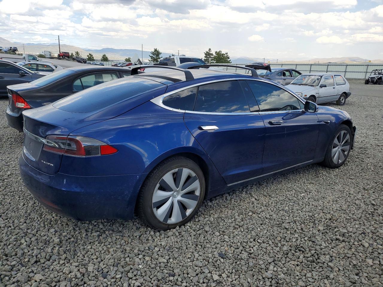 TESLA MODEL S 2020 — 4