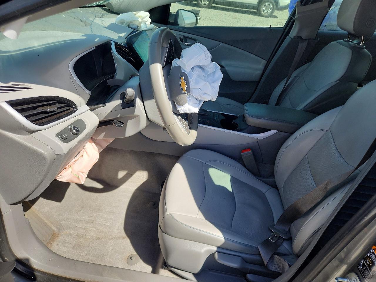 CHEVROLET VOLT 2017 — 8