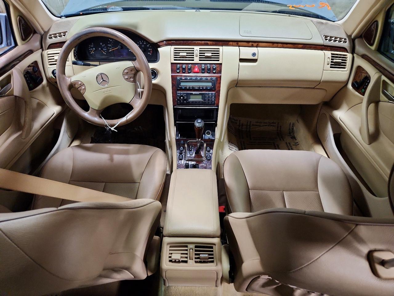 MERCEDES-BENZ E 2001 — 9