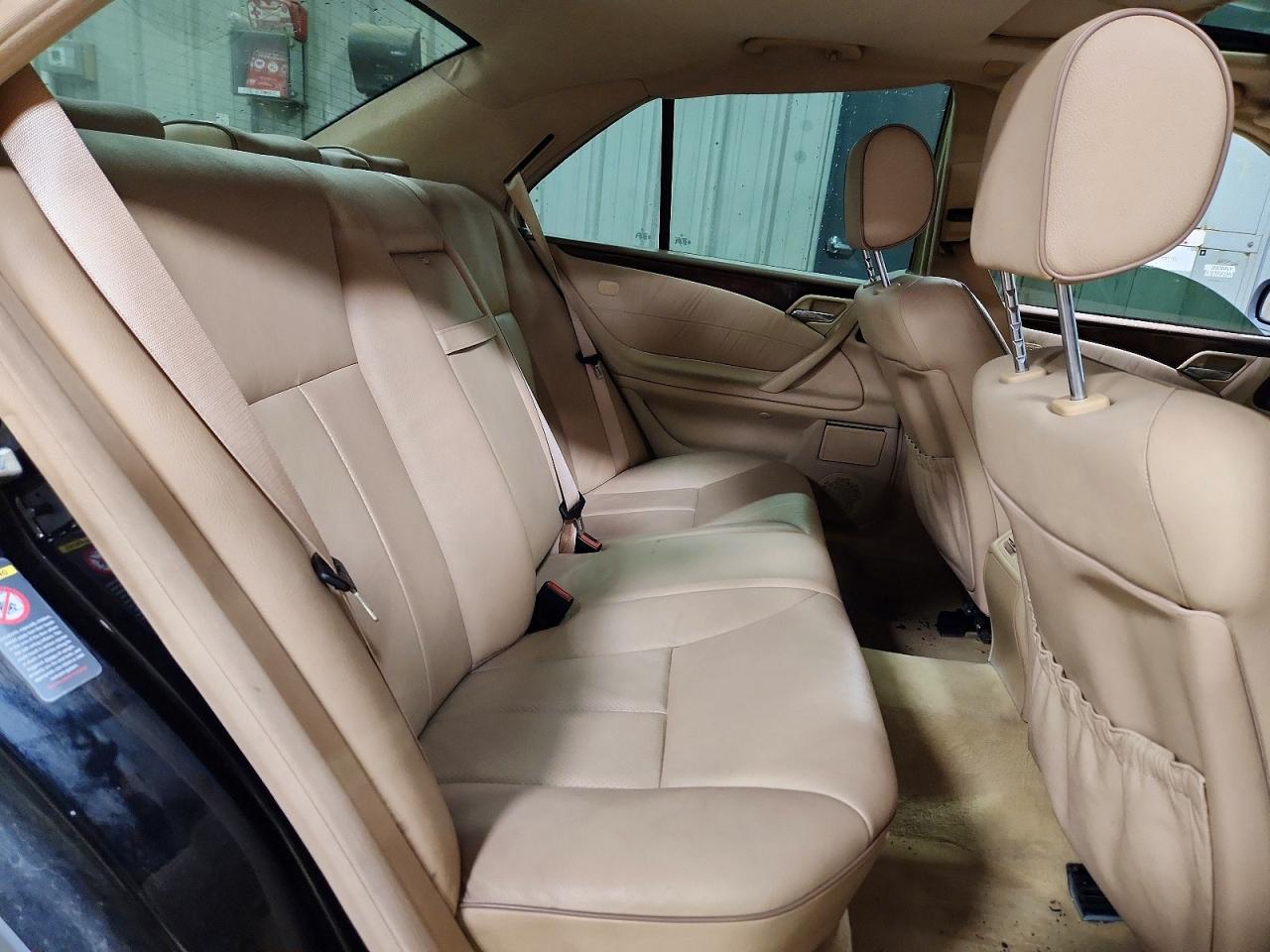 MERCEDES-BENZ E 2001 — 11