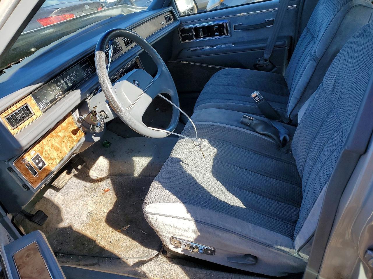 BUICK LESABRE 1989 — 8