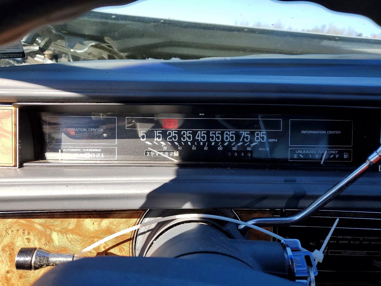 BUICK LESABRE 1989 — 10