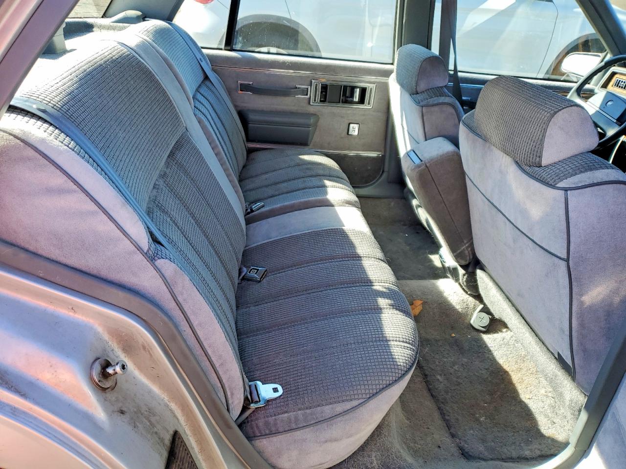BUICK LESABRE 1989 — 11
