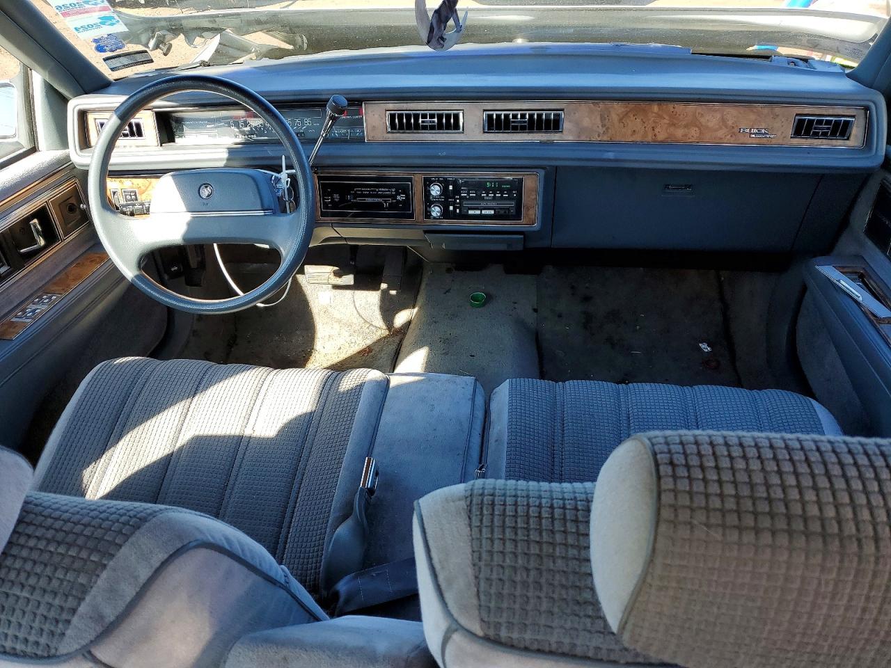 BUICK LESABRE 1989 — 9