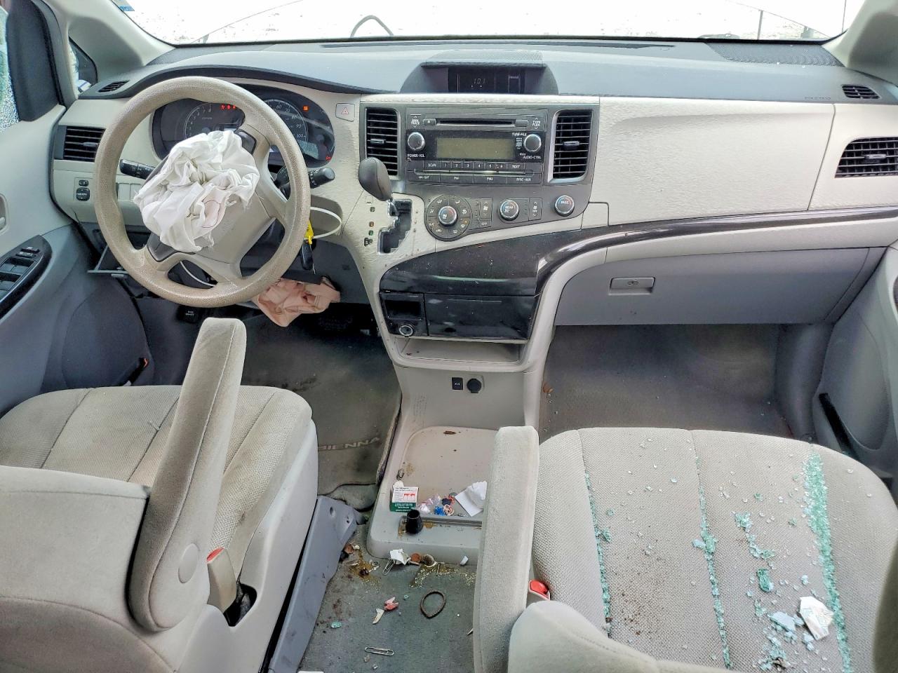 TOYOTA SIENNA 2014 — 9