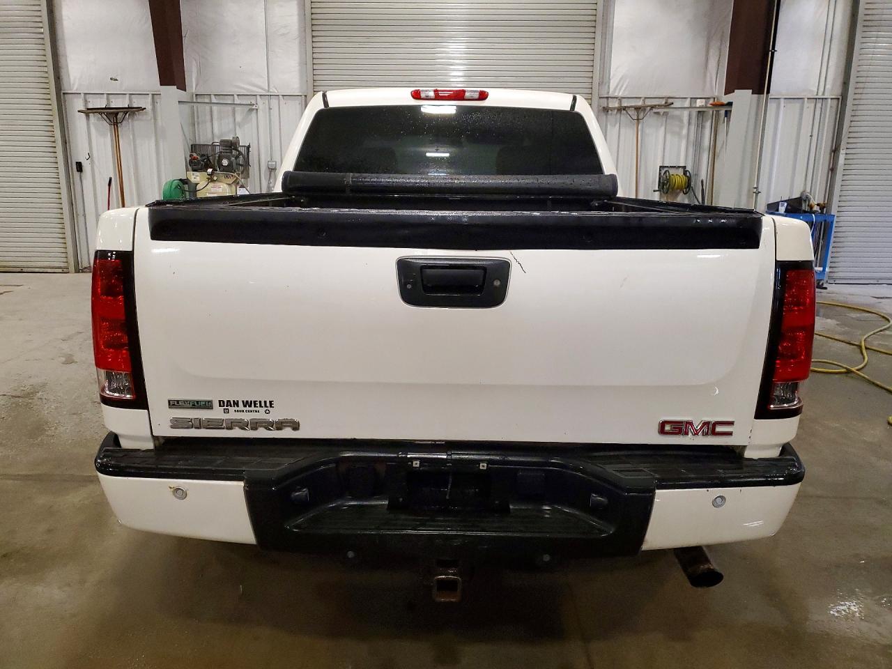 GMC SIERRA 2011 — 7