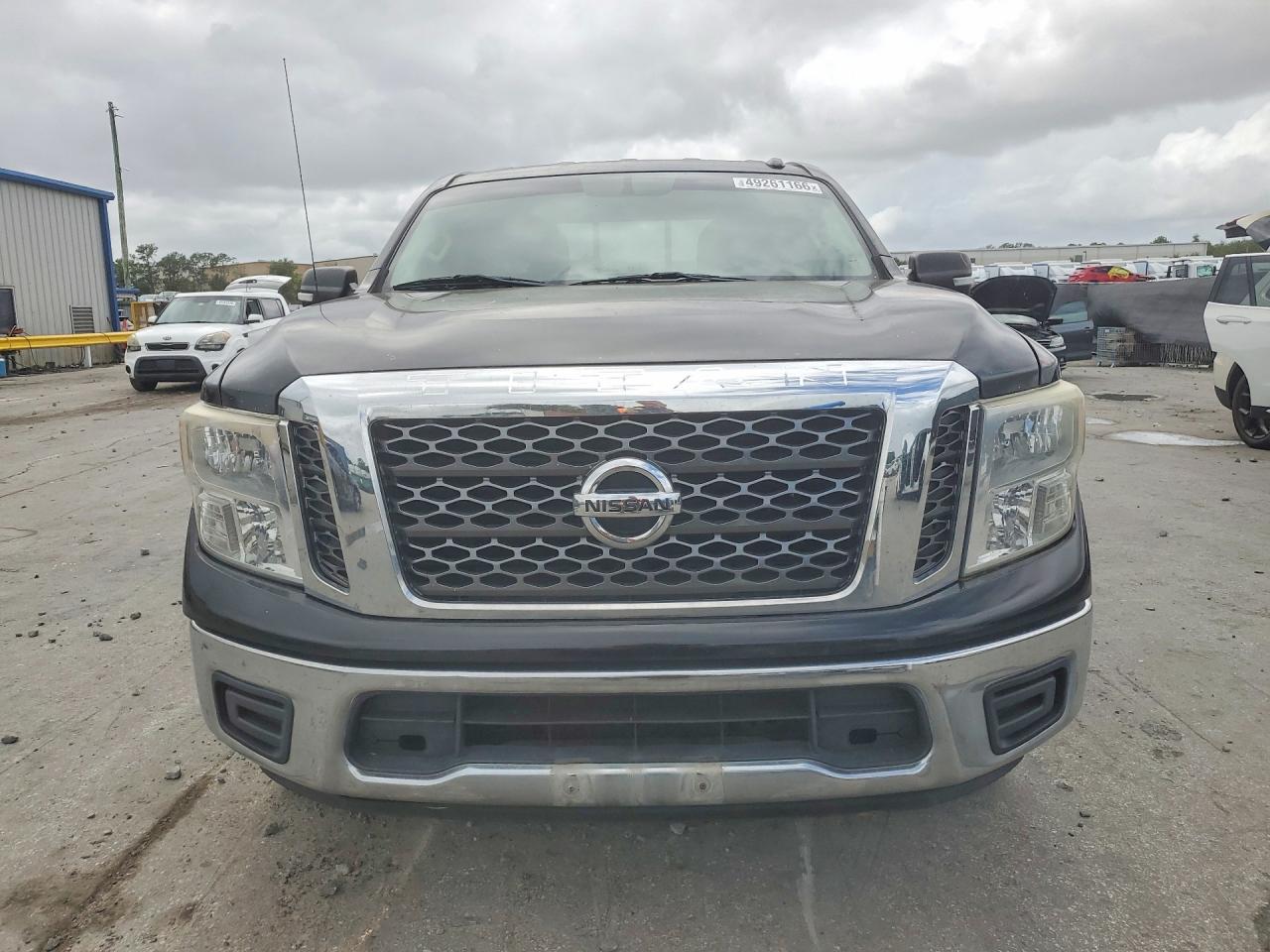 NISSAN TITAN 2017 — 6