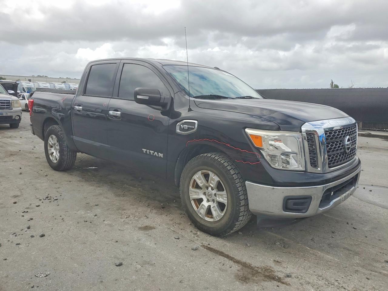 NISSAN TITAN 2017 — 5