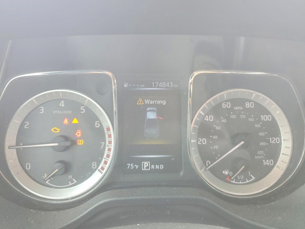 NISSAN TITAN 2017 — 10